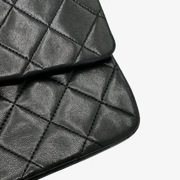 Vintage Authentic Chanel Lambskin medium Classic Double flap with 24k gold - Picture 8 of 16